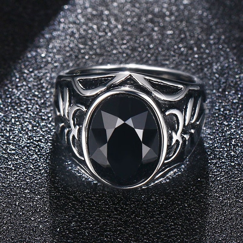 Cincin Desain Bunga Bulan Sabit Bahan Stainless Steel Hias Kristal Onyx Hitam Gaya Vintage Untuk Pria