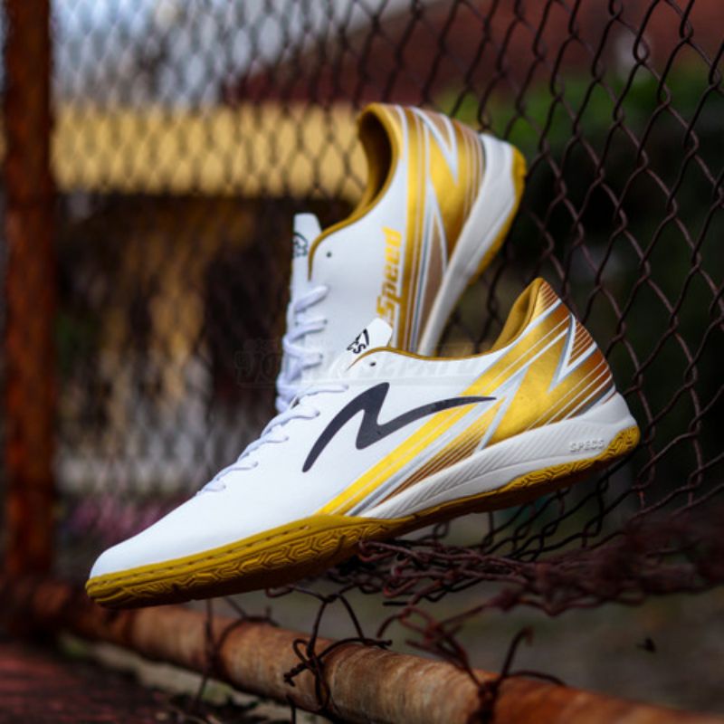 sepatu futsal specs lightspeed pro 2.0