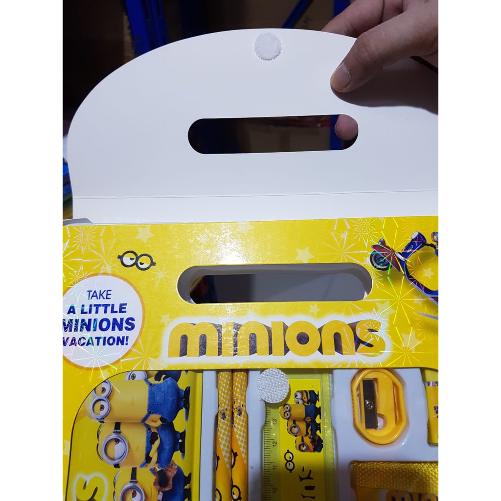 

SALE Alat Stationery Set Tas Box Imut 8003A Motif Car,Doraemon,Hellokitty,Minions