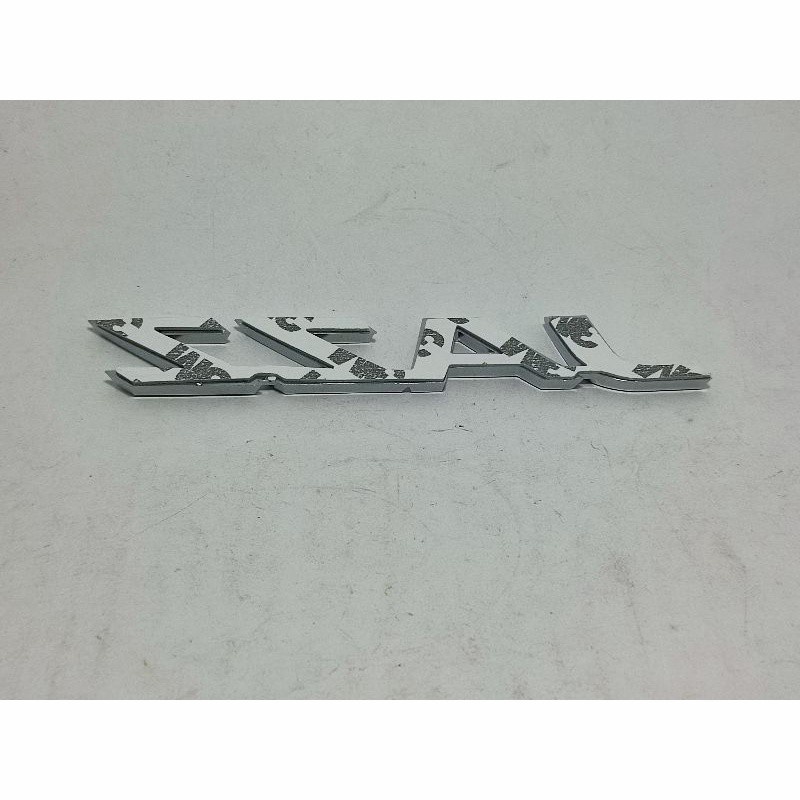 Emblem Logo Mobil JAZZ Emblem Warna Chrome