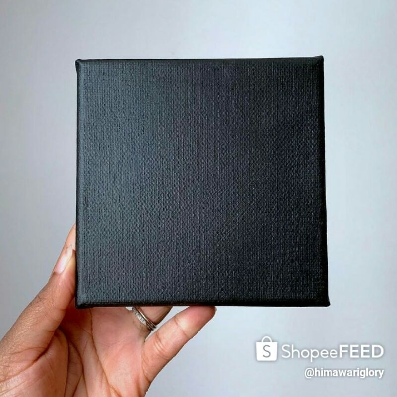 

Kanvas Lukis Hitam Ukuran 20x20cm