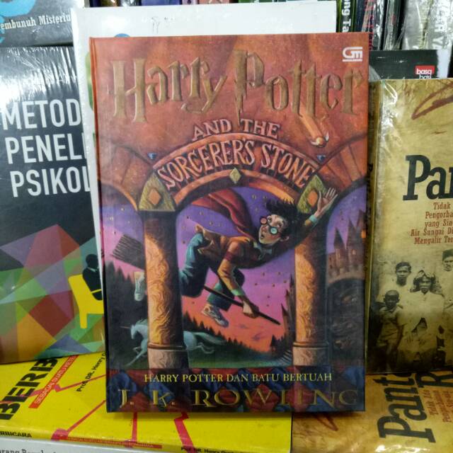 Novel harry potter jilid 1 hard cover