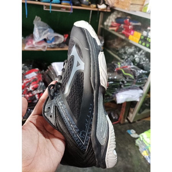 sepatu voli mizuno wlz 5 low import BM sama kaya ori