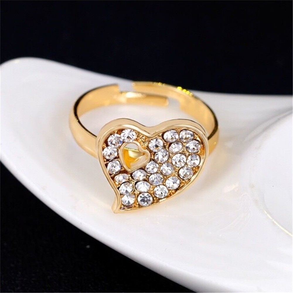 4pcs / Set Anting Kalung Cincin Gelang Kristal Berlian Bentuk Hati Untuk Perhiasan