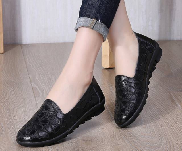 Sepatu wanita import slip on