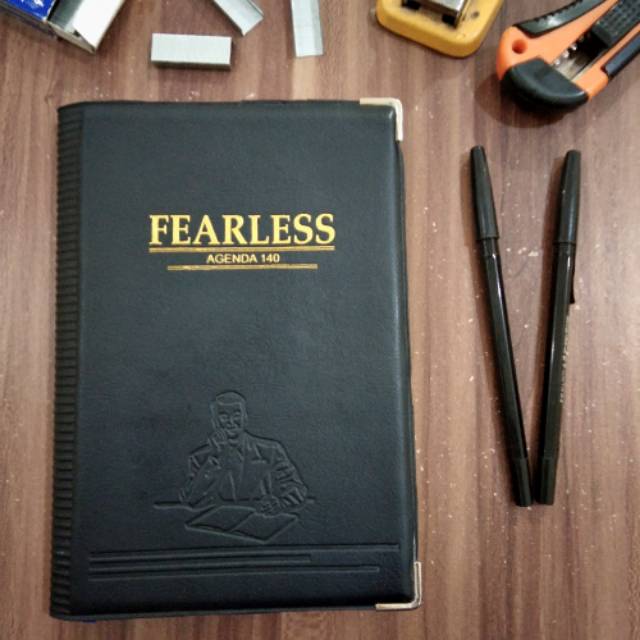 

Note Book Buku Tulis Buku Catatan Buku Murah Agenda FEARLESS 140 Hitam