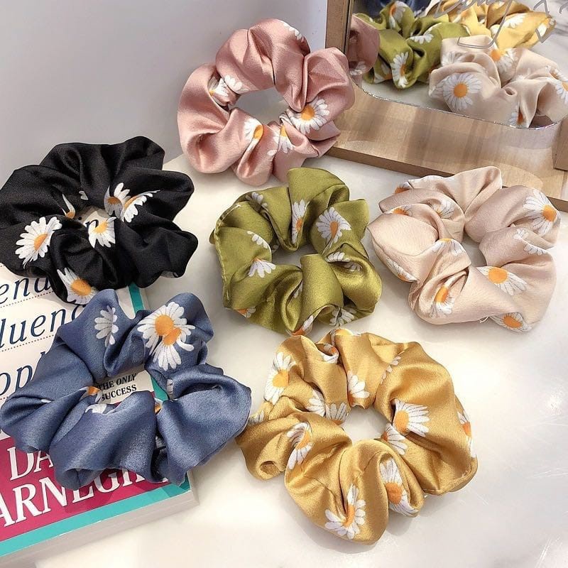 Ikat Rambut Ponytail Model Bunga Daisy Bahan Satin Karet Elastis Gaya Korea Wanita/scrunchie (KIM)