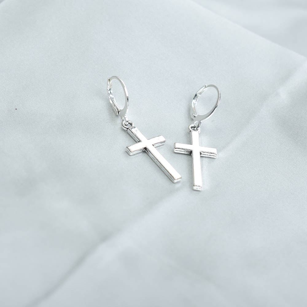 Anting Menjuntai Bentuk Bulan Salib Geometris Bahan Logam Warna Silver Untuk Wanita