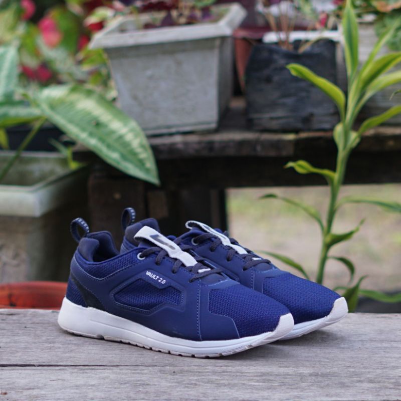sepatu original league vault 2.0