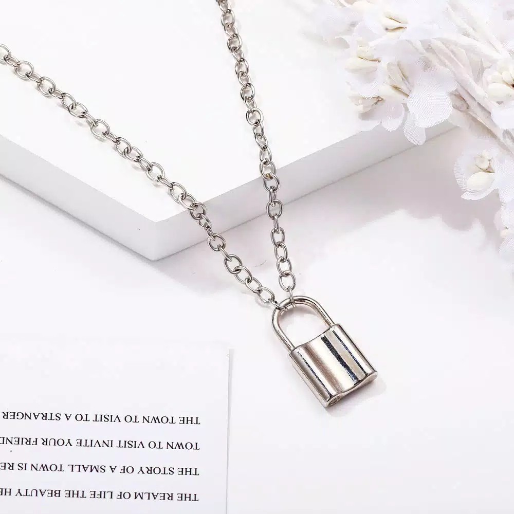 Kalung Model Gembok Vintage Simple Padlock Necklace Perhiasan Wanita