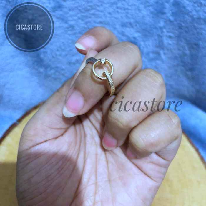 cincin titanium wanita dengan permata anti karat