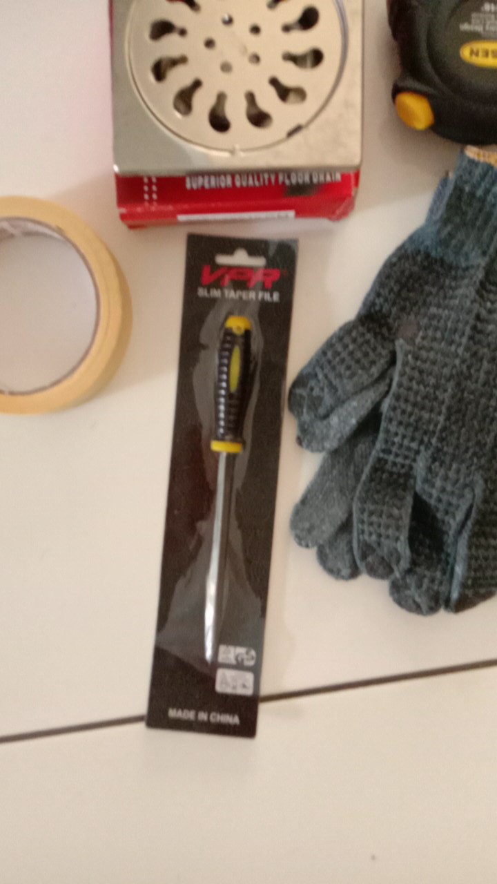 Kikir Gergaji Handle Karet Segitiga 4 Inch