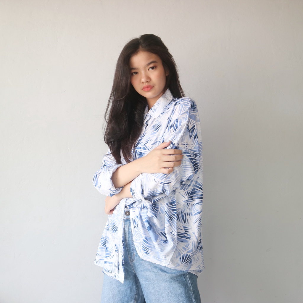 Ixora Daneen Oversized Shirt - Kemeja Wanita Oversize Lengan Panjang