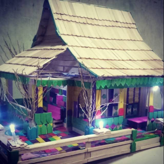 Rumah miniatur adat betawi
