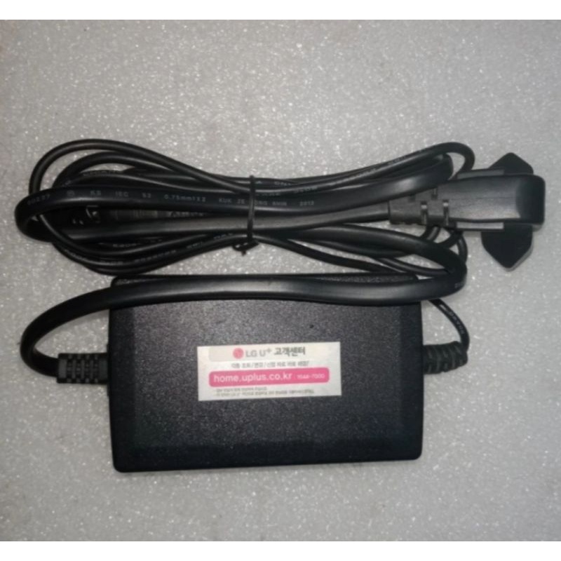 adaptor 5v 3a LG bagus