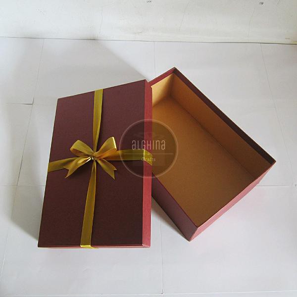 

Kotak Kado Polos Pita 30x20x10