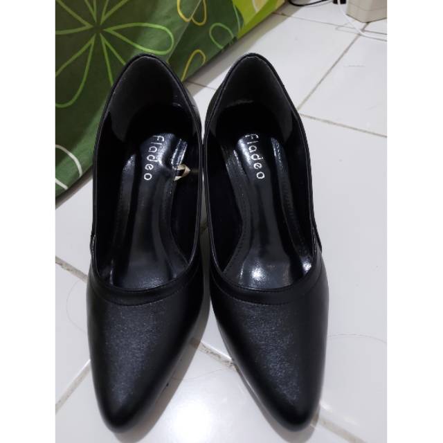 [Preloved] Sepatu Kerja Formal Fladeo