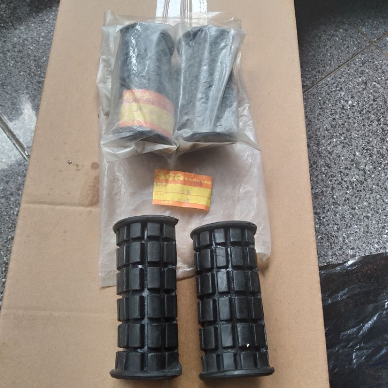 KARET BARSTEP BASTEP FOOSTEP FOOTSTEP DEPAN SUZUKI GP GP100 GP125 GP 100 GP 125 TRS GT 100 GT 125  P
