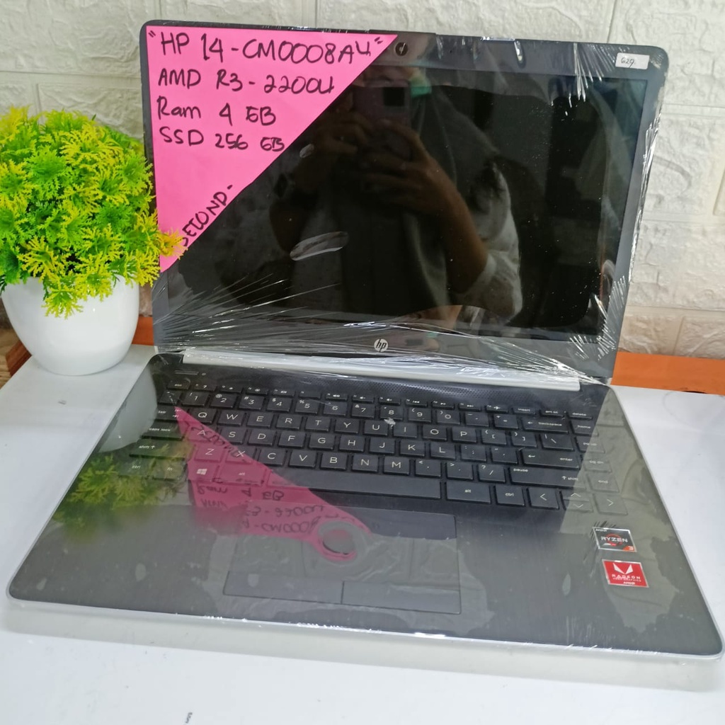 HP 14 CM0008AU RYZEN 3 2200U 4GB 256GB SSD 14 INCH SLIM