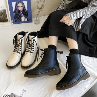  Sepatu Boots Martin  Wanita Model Lace up Flat Warna Hitam 