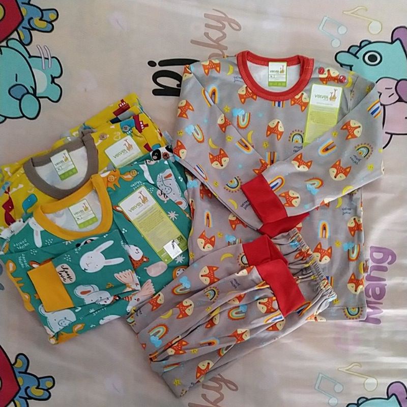 setelan panjang velvet junior gems in the sky