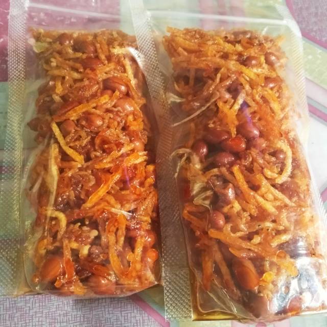 

Kentang Mustofa pedas manis.100 gram ya gaes.cocok buat cemilan.atau lauk nasi