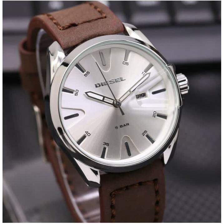 Jam tangan pria Diesel