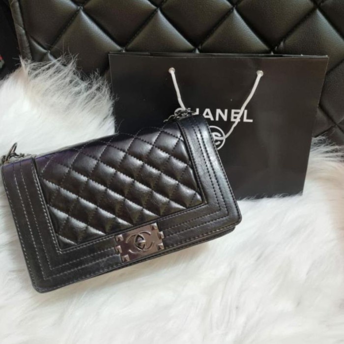 

(TERLARIS) TAS IMPORT BOY CLASSIC FREE PAPERBAG JUMBO LAMBSKIN UK.26 FLIP IMPORT