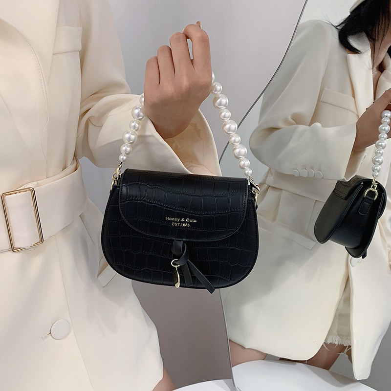 Pearl Sling Bag Mutiara