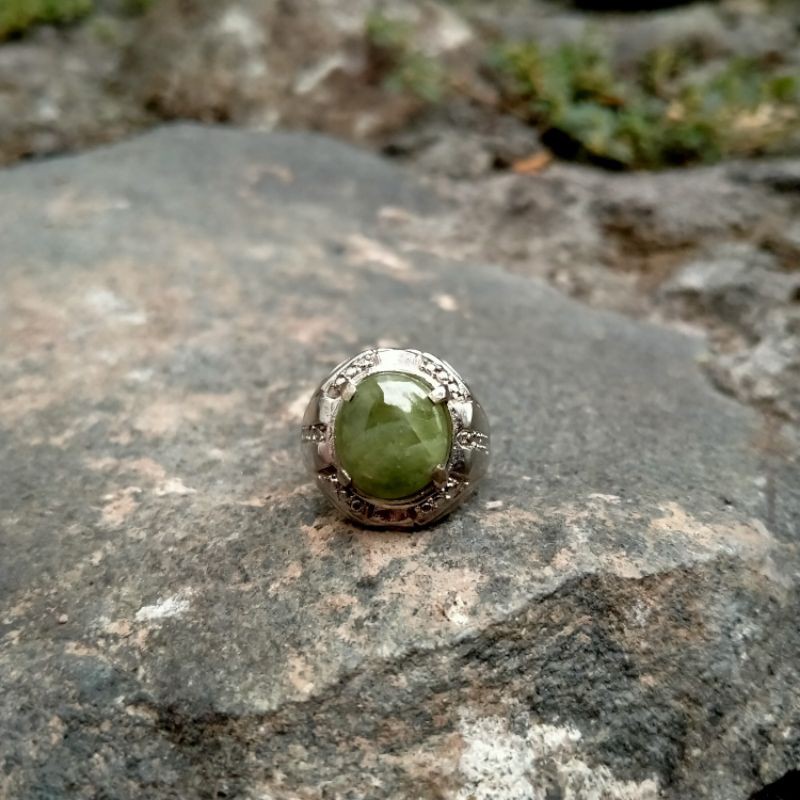 Natural Green Safir