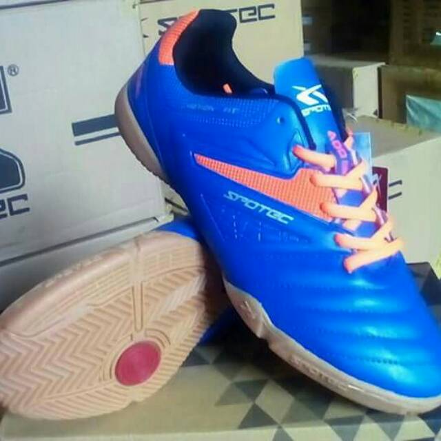 Sepatu futsal spotec morphos