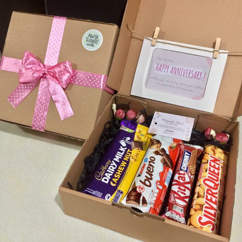 

Hampers Murah Parcel Coklat Snack Gift Box Valentine Ultah