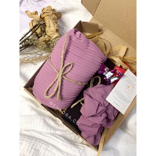 

READY HAMPERS GIFT BOX MURAH KADO SIDANG BIRTHDAY SEMPRO WEDDING FREE KARTU UCAPAN ISI CUSTOM