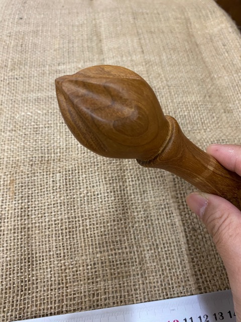 Pemeras Jeruk Kayu / Wooden Orange Squeezer