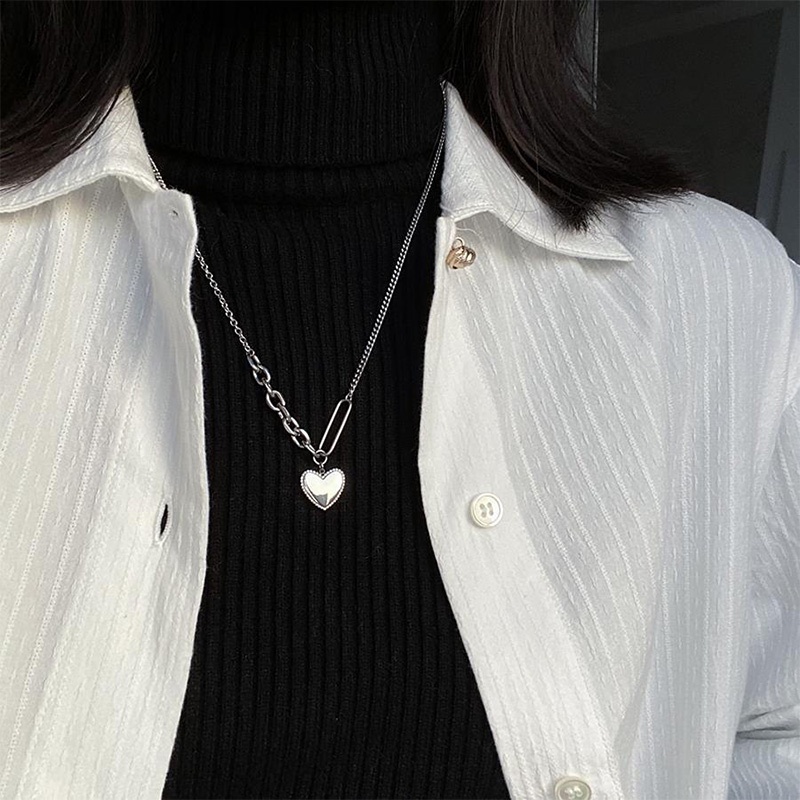 COD❤️Cinta Liontin Kalung Titanium Steel  Fashion Wanita Hip Hop Punk Sweater Rantai Keren Angin Kalung Wanita  Fashion Aksesoris Murah