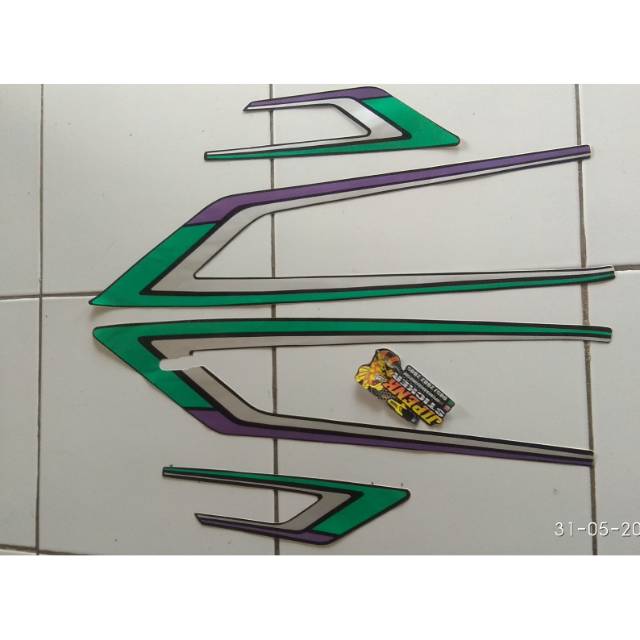 striping/lis GL 100 Hijau