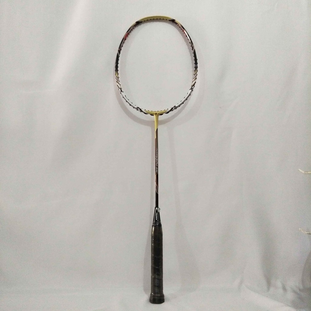 Prowin TORNADO  33 Raket Badminton - Hitam