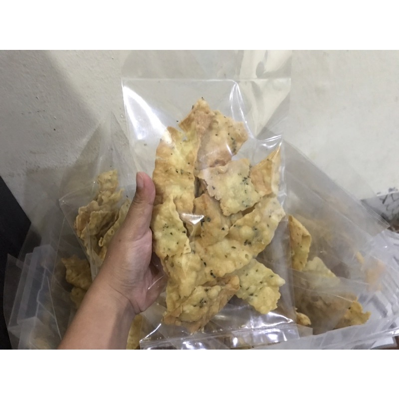 

kripik bawang / kripik aceh / kue bawang