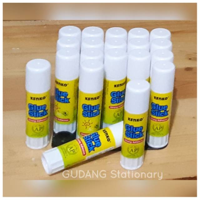 Lem Glue Stick 15 Gram KENKO [ 1 piece ]