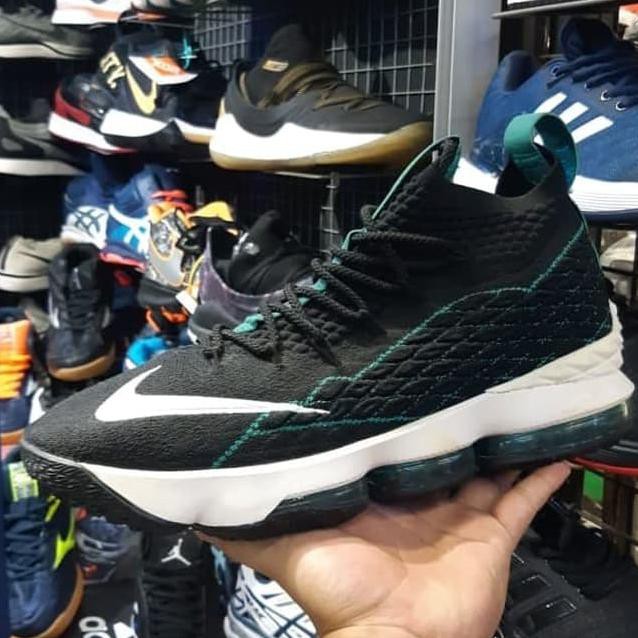 ★ PROMO SEPATU OLAHRAGA WANITA MURAH★ SEPATU BASKET NIKE LEBRON 15 BLACK GREEN (REALPIC).