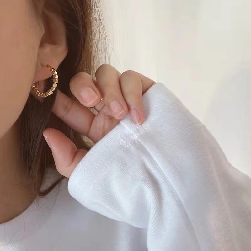 1 Pasang Anting Menjuntai Liontin Manik-Manik Bentuk Persegi Kecil Gaya Elegan Untuk Wanita