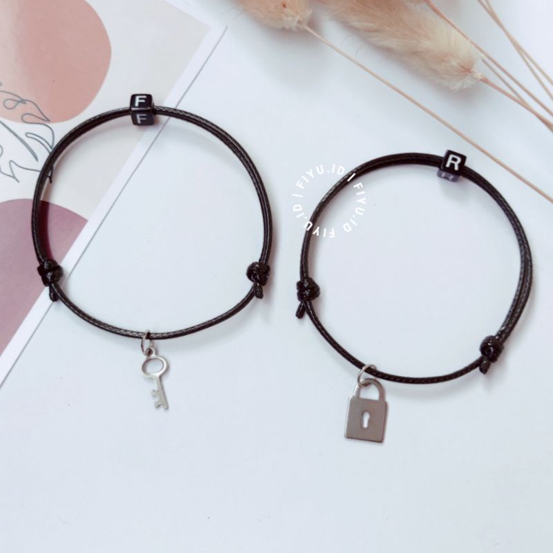 2PCS/1 SET GELANG COUPLE KUNCI DAN GEMBOK ( BISA REQUEST INISIAL/HARGA 1 PASANG)