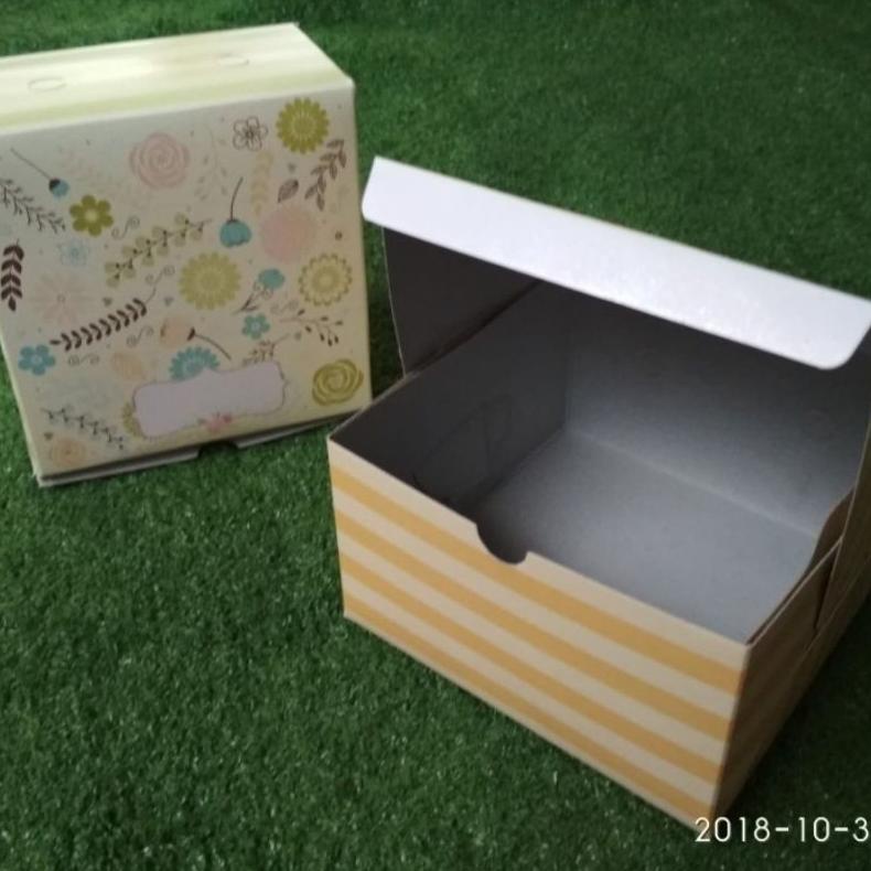 

Box Kotak Snack 12X12X7 Satu Pax Isi 40