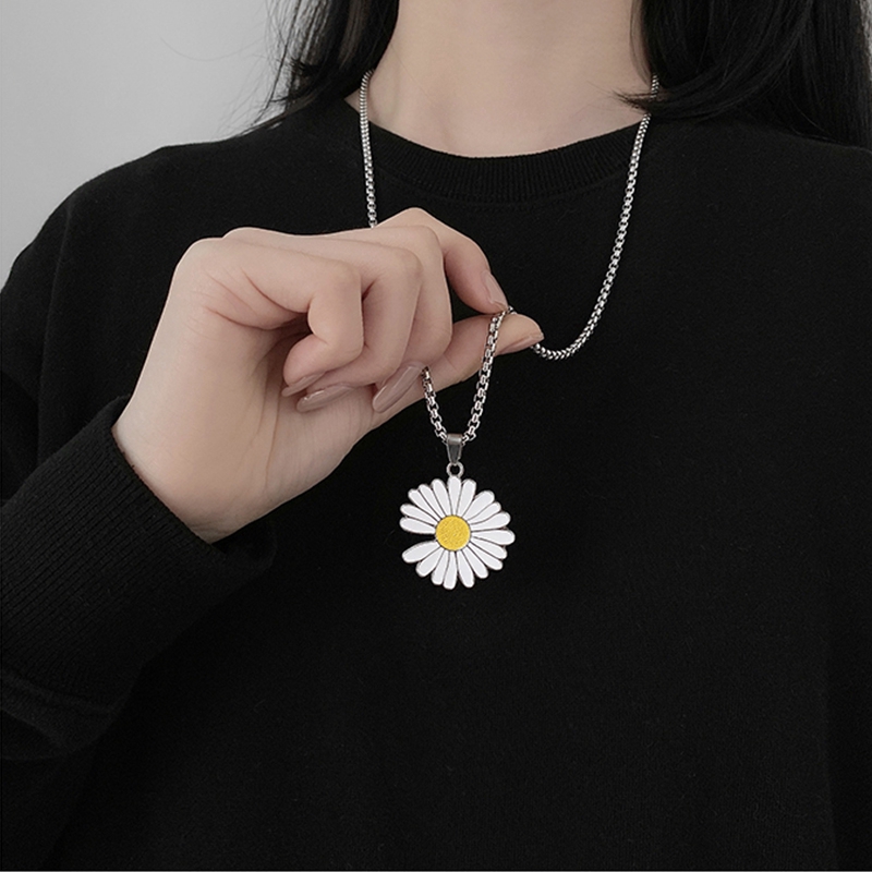 Kalung Liontin Daisy Bahan Titanium Steel Gaya Hip Hop Untuk Pria Dan Wanita