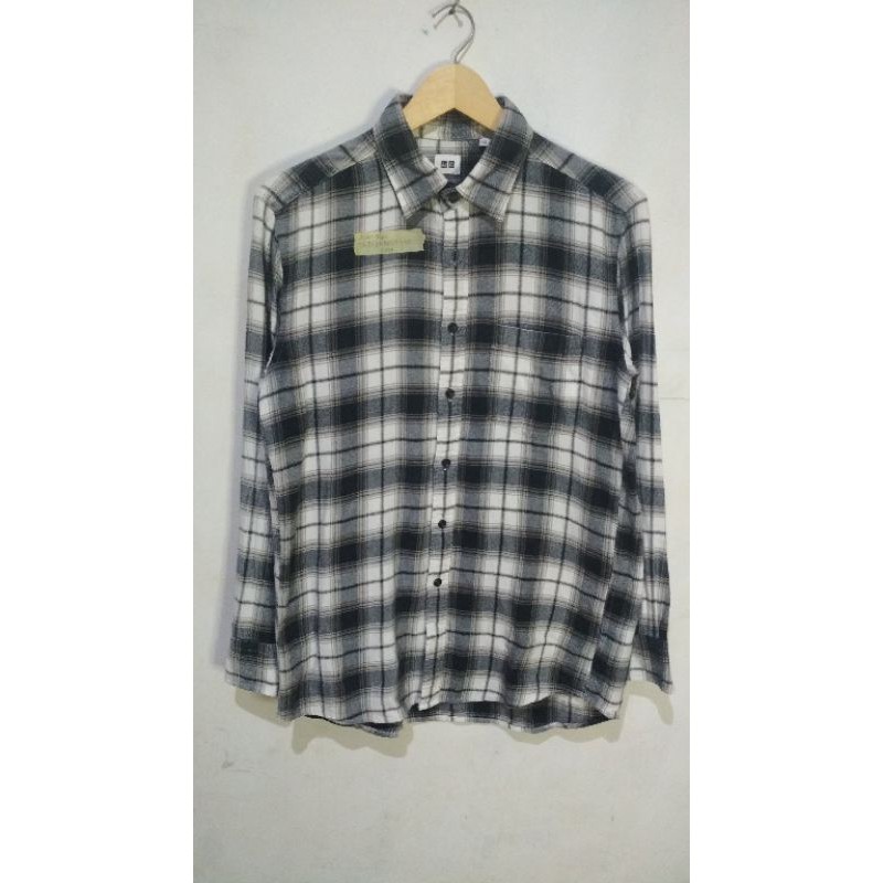 kemeja uniqlo panel