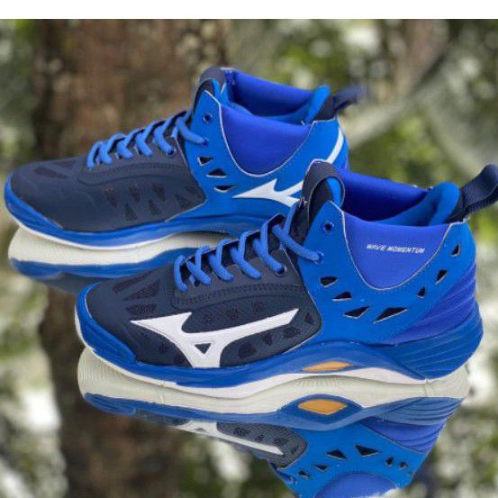 SEPATU VOLLY//MIZUNO WAVE MOMENTUM MID