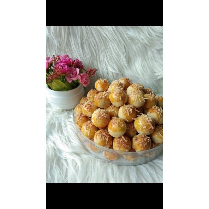 

KUE NASTAR KEJU / NASTAR POLOS