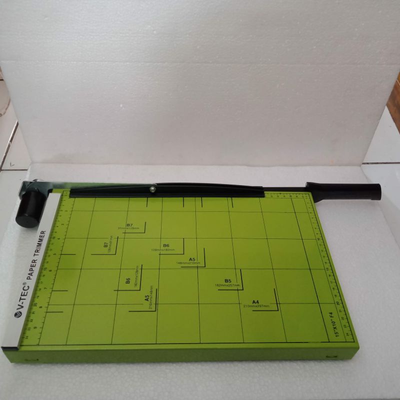 

PEMOTONG KERTAS F4 | PAPER TRIMMER F4 | PAPER CUTTER F4