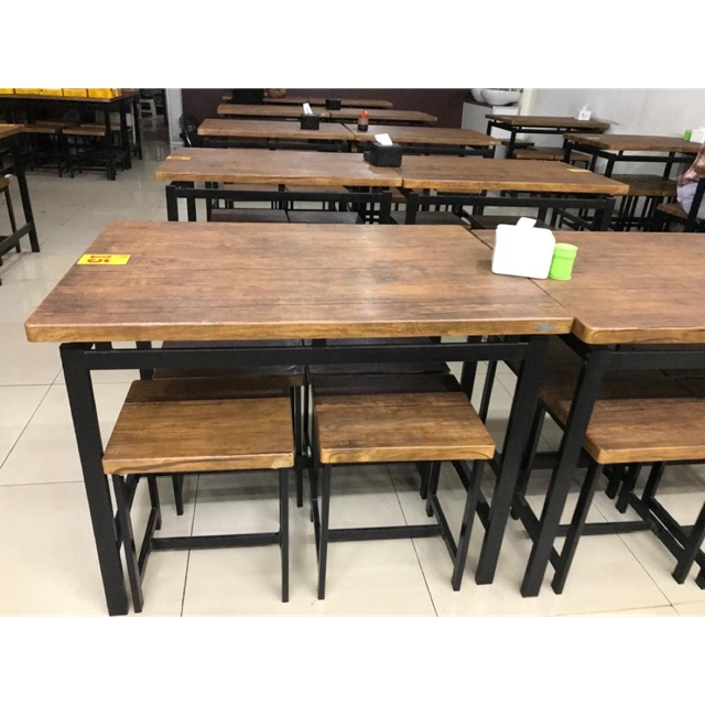 Meja Makan Informa Bekas Restoran