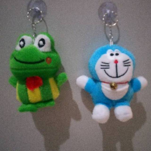 Boneka SNI doraemon tempel kaca mobil